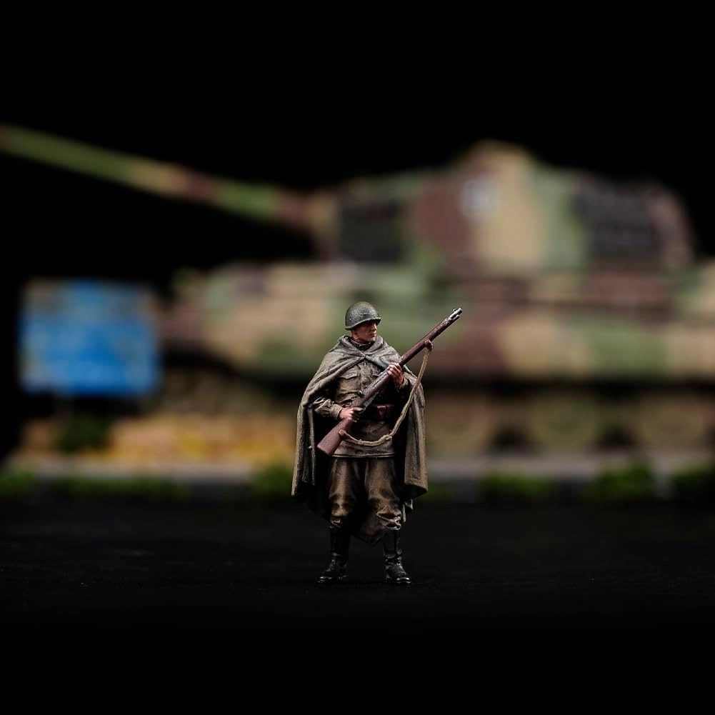1:35 Scale WWII Making Old Painting Miniatures People Figurine Tiny People Resin Diorama Action Figure for Tank Vehicles Model (Soviet Reconnaissance Forces)