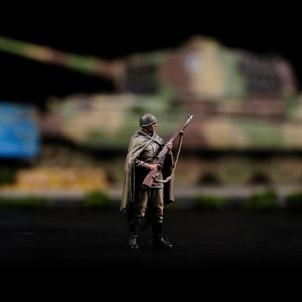 1:35 Scale WWII Making Old Painting Miniatures People Figurine Tiny People Resin Diorama Action Figure for Tank Vehicles Model (Soviet Reconnaissance Forces)