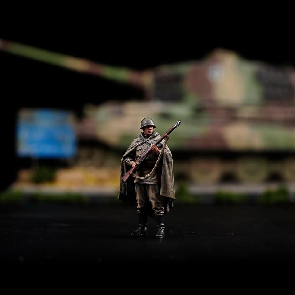 1:35 Scale WWII Making Old Painting Miniatures People Figurine Tiny People Resin Diorama Action Figure for Tank Vehicles Model (Soviet Reconnaissance Forces)