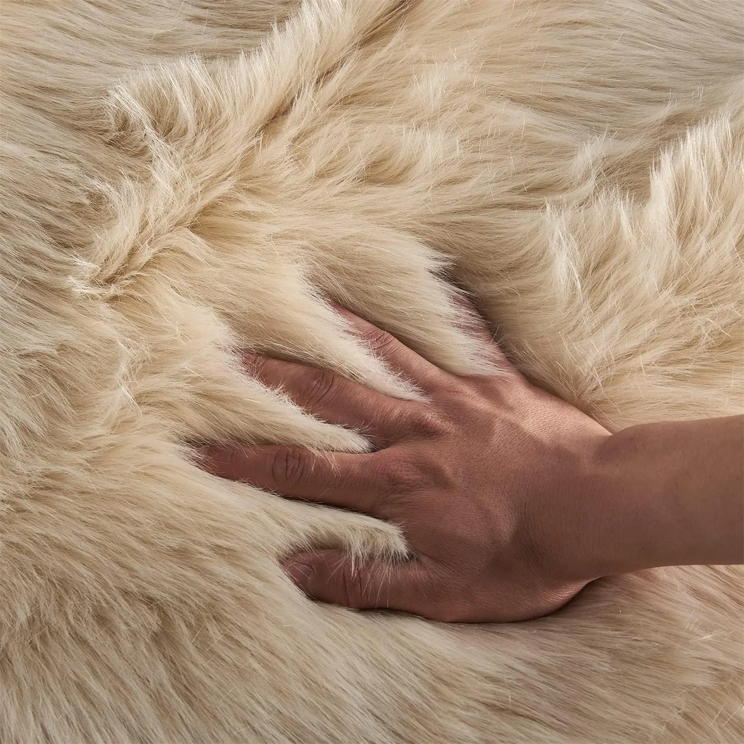 Arbosofe Ultra Soft Faux Fur Rug, Small Area Rugs, Beige Fluffy Shaggy Fur Rug for Bedroom & Living Room, Kids Room Decor, 2 x 3 Feet Sheepskin