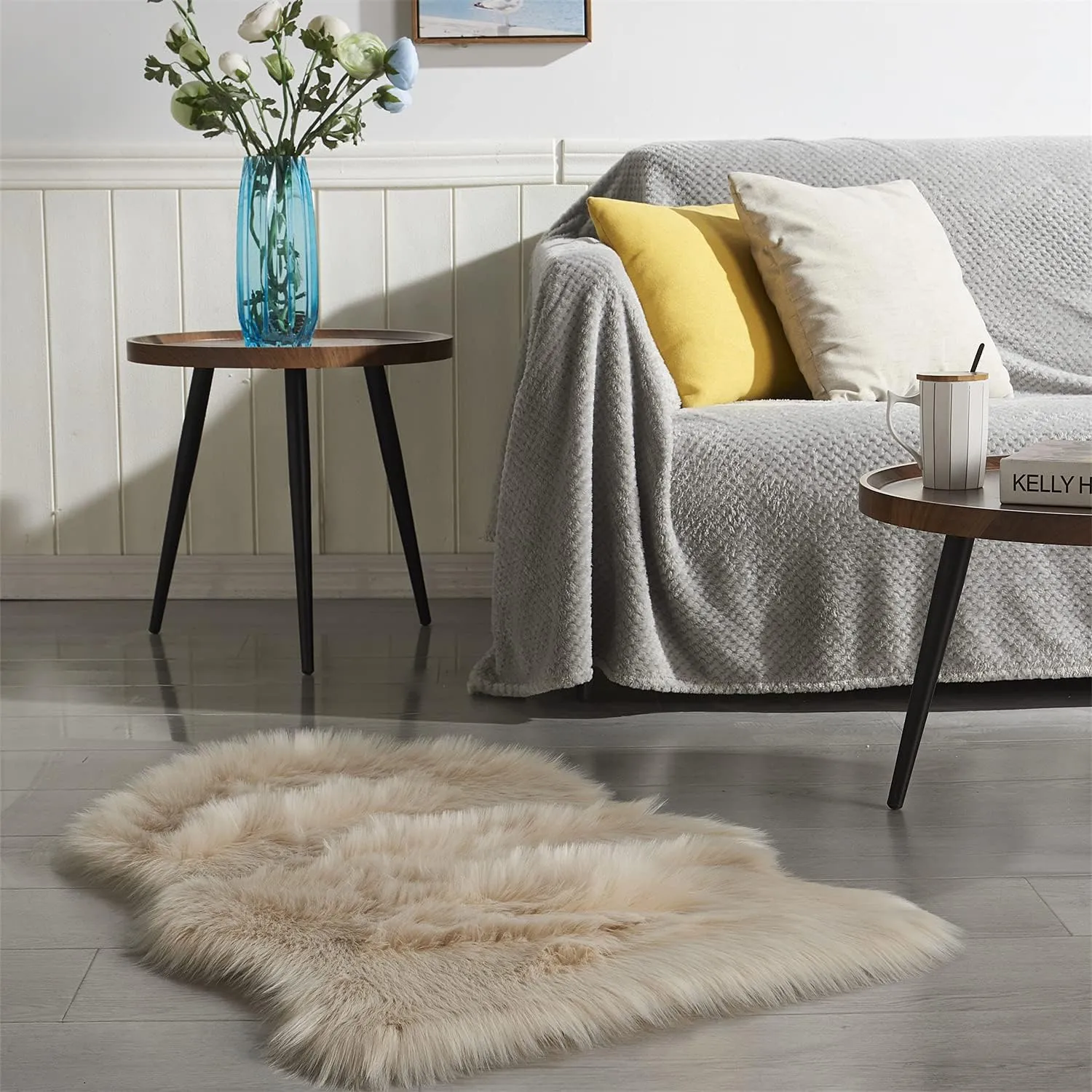 Arbosofe Ultra Soft Faux Fur Rug, Small Area Rugs, Beige Fluffy Shaggy Fur Rug for Bedroom & Living Room, Kids Room Decor, 2 x 3 Feet Sheepskin
