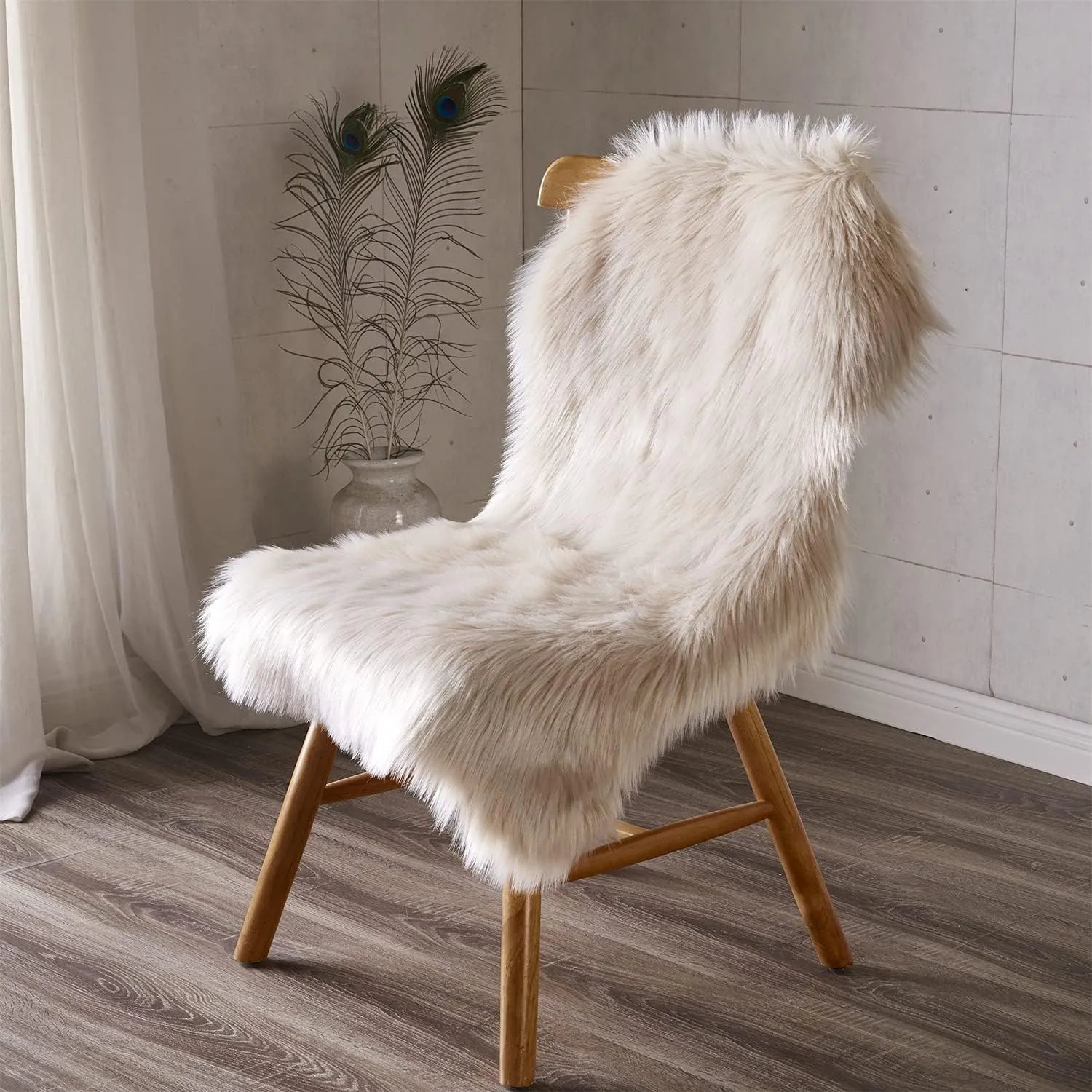 Arbosofe Ultra Soft Faux Fur Rug, Small Area Rugs, Beige Fluffy Shaggy Fur Rug for Bedroom & Living Room, Kids Room Decor, 2 x 3 Feet Sheepskin
