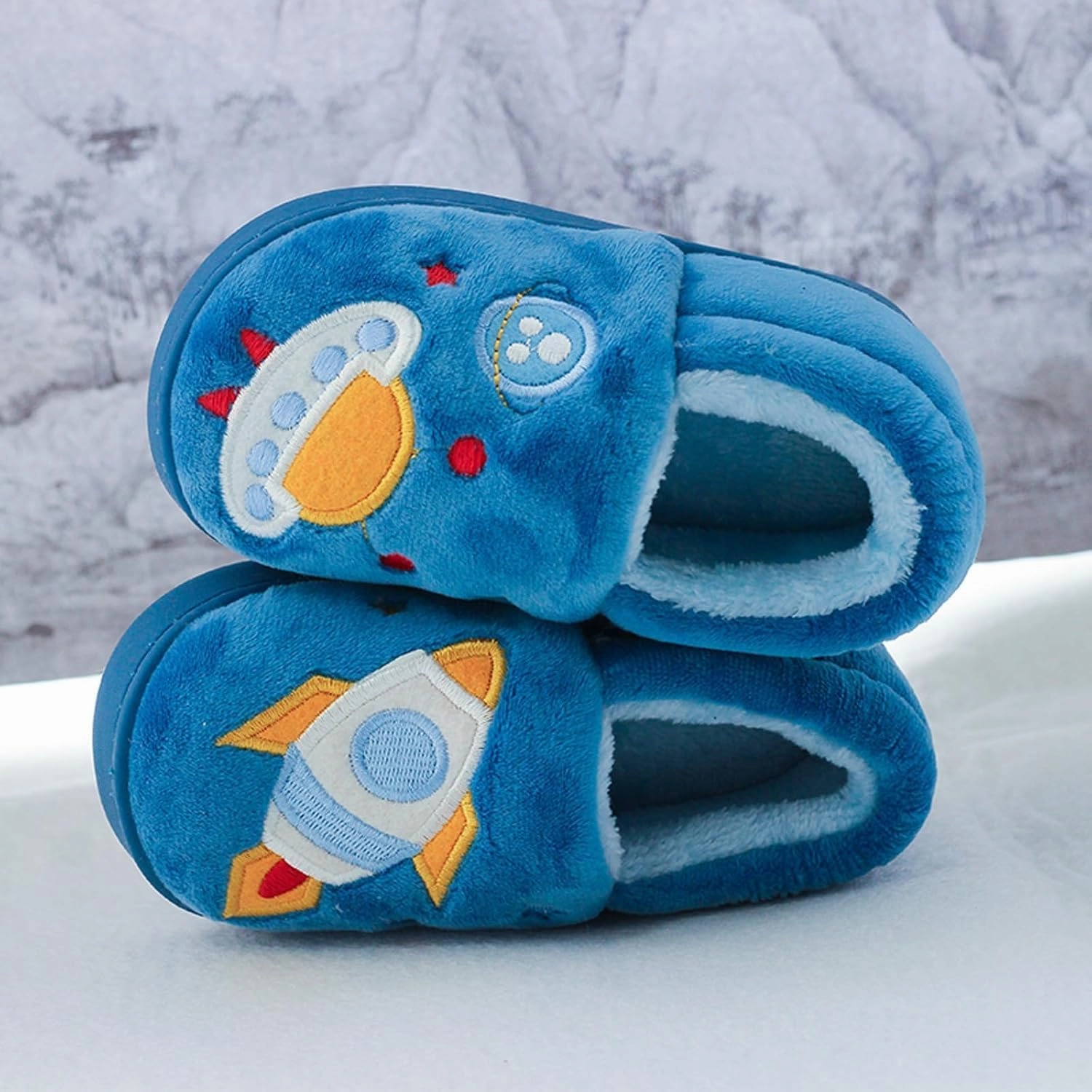 BMINFEE Garden Shoes Girls Cute Slippers Cartoon Memory Cotton Children's Plush Warm Winter Home shoes Boys Unisex Slides