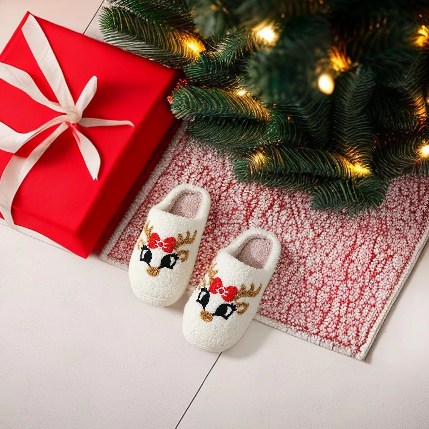Christmas Slippers Memory Foam for Women Men, Cozy Plush Warm Non-Slip Holiday Slides with Santa Reindeer Designs Indoor Outdoor