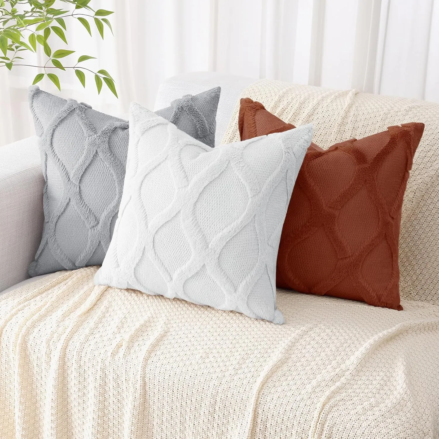 decorUhome Throw Pillow Covers 20x20 Inch Set of 2, Soft Plush Faux Fur Wool Pure White Couch Pillow Covers, Decorative Neutral Pillow Cases for Bed Sofa Living Room Home Decor