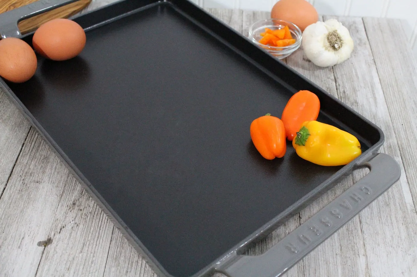 French Rectangular Enameled Cast Iron Griddle, 14-Inch, Caviar Grey