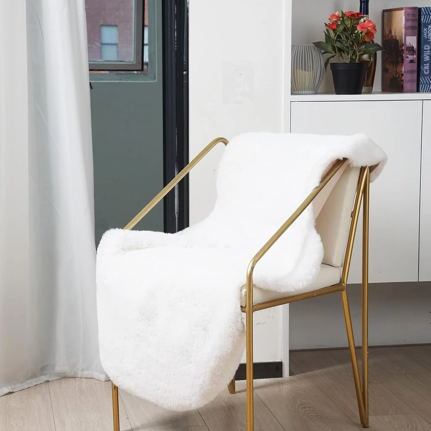 Latepis White Fluffy 2x4 Small Throw Area Accent Washable Faux Rabbit Fur Shag Cute Bedroom Rug