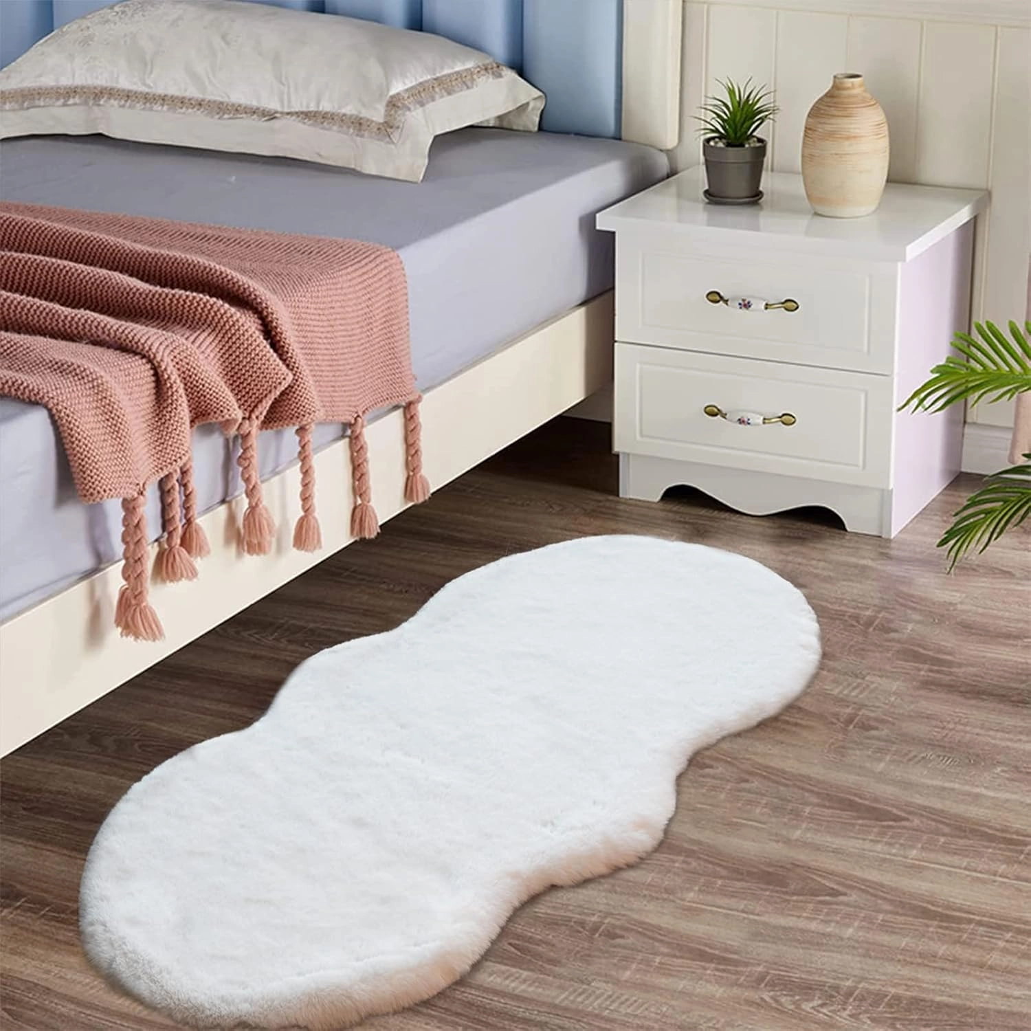 Latepis White Fluffy 2x4 Small Throw Area Accent Washable Faux Rabbit Fur Shag Cute Bedroom Rug