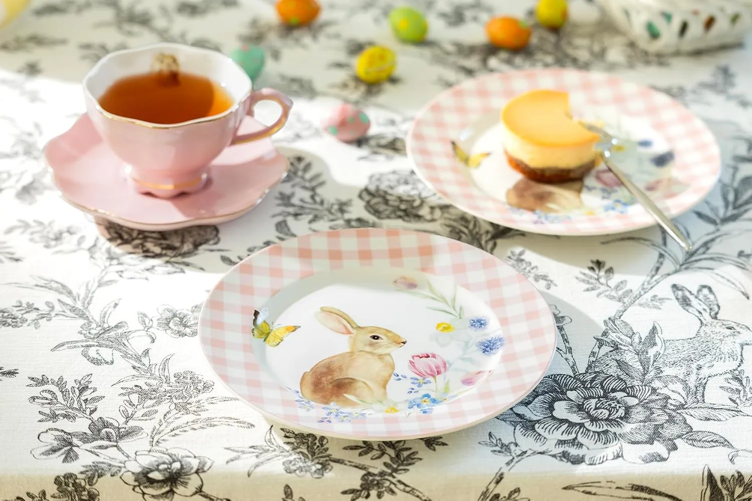 Meadow Bunny Gingham Fine Porcelain 8-inch Dessert Salad Plate, One Plate (Pink)