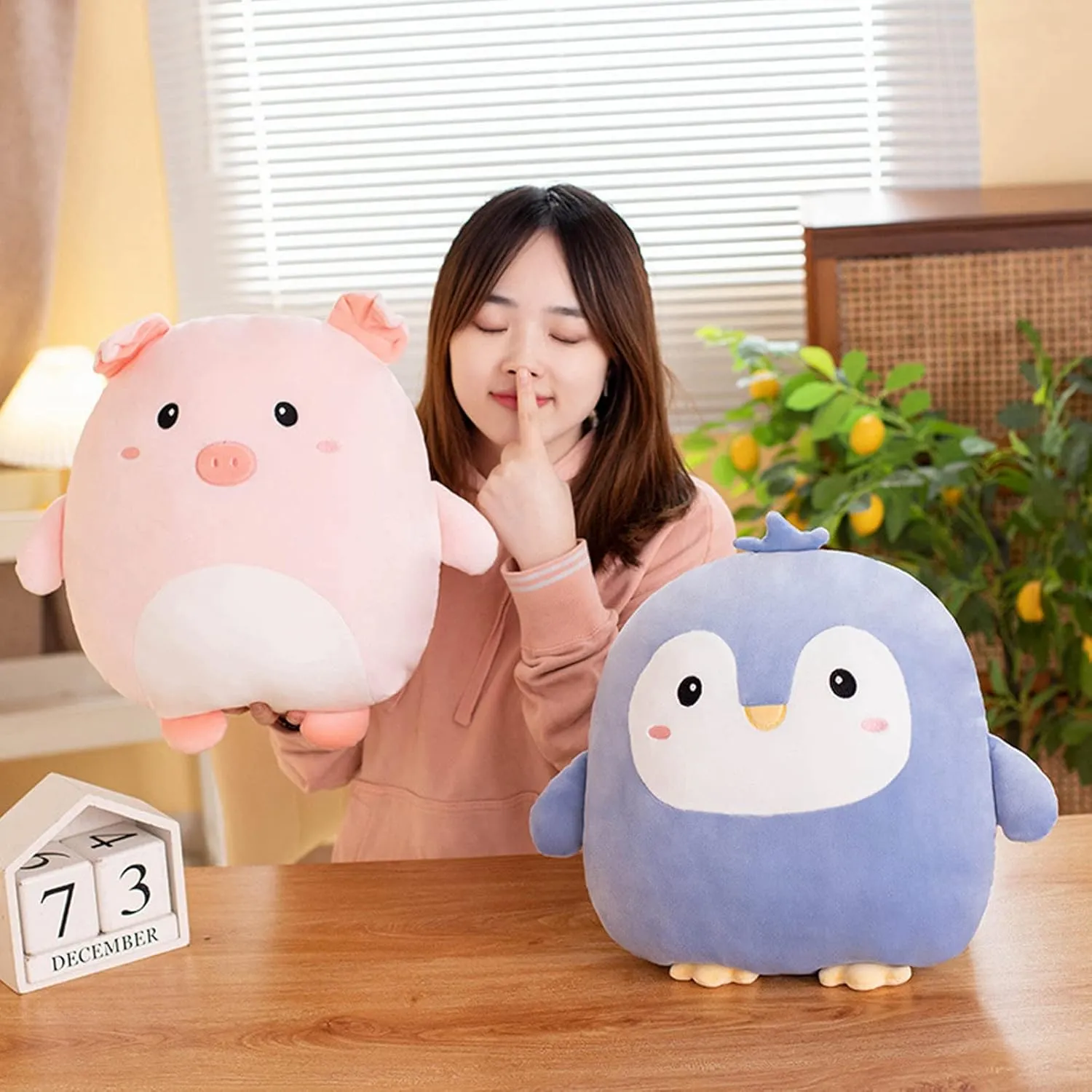 Penguin Plush Pillow, 16 inch Penguin Stuffed Animal Toy Soft Penguin Plushies Throw Pillow Toys Gifts for Room Decor Kids Birthday Valentine