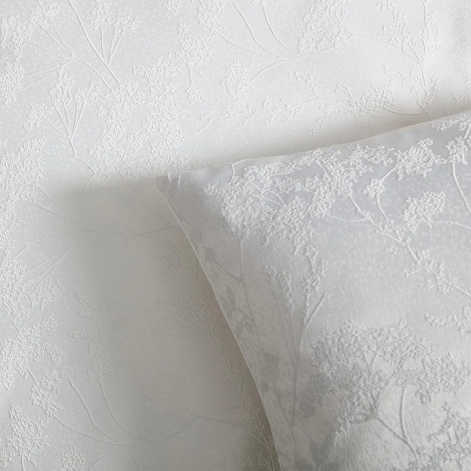 Tahari Home - King Size Comforter, 5-Piece Jacquard Bedding Set with Matching Shams & Decorative Pillows (Nikka Collection, Coconut Milk)