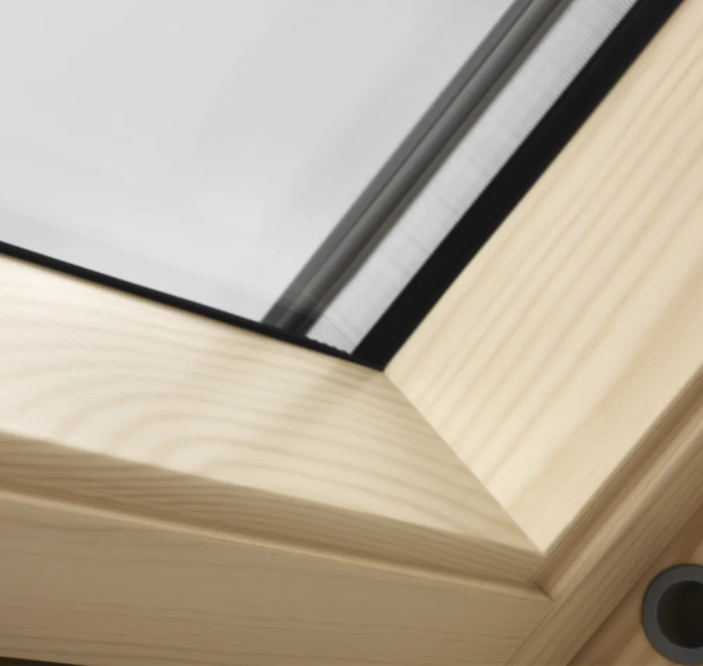 VELUX GGL PK08 3070 Pine Centre-Pivot Roof Window (94 x 140 cm)