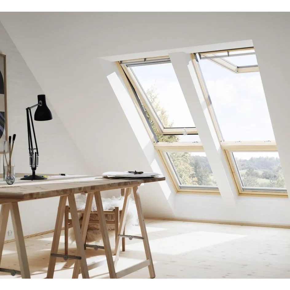 VELUX GPL PK04 3070 Pine Top-Hung Window (94 x 98 cm)
