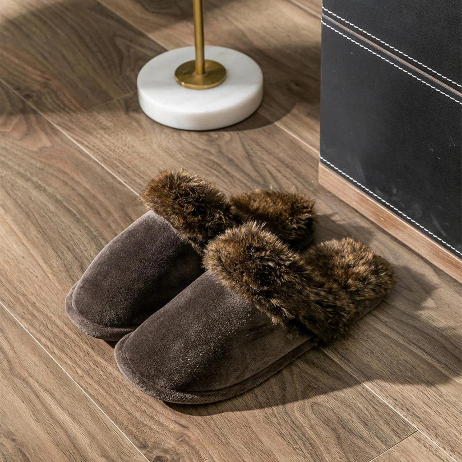 Women's and Men's Artificial Fluffy Slippers, Couple Plush Memory Foam Slippers, Ladies Warm Slip on Slippers with Faux Fur Lining, Winter Non-Slip Indoor House Shoes