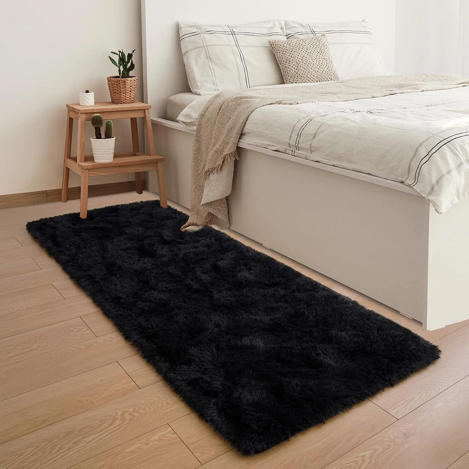 YJ.GWL Fluffy Runner Rug for Bedroom Living Room Soft Shag Rugs 2x6 Feet, Black Plush Carpet Non Slip for Nursery Dorm, Fuzzy Bedside Rug for Kids Boys Girls Room Home Decor